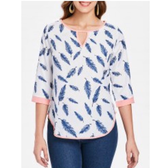 New without tags 3/4 sleeve feather print shirt - Picture 1 of 5